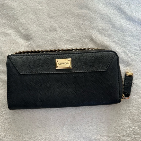 Calvin Klein wallet - Picture 1 of 4